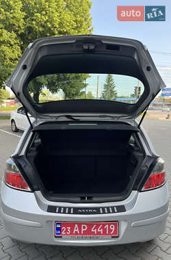 Хэтчбек Opel Astra 2009 в 