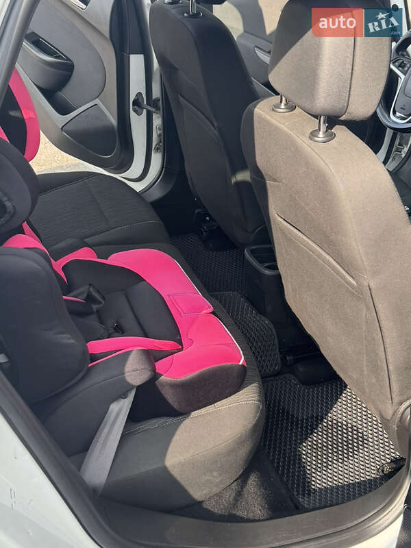 Універсал Opel Astra 2015 в Тернополі