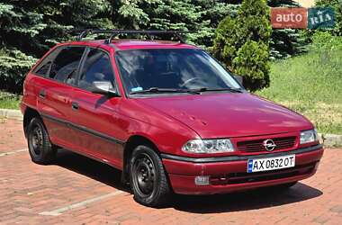 Хэтчбек Opel Astra 1992 в 