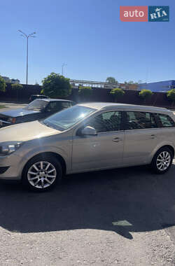 Универсал Opel Astra 2010 в 