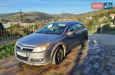 Хэтчбек Opel Astra 2006 в Воловце