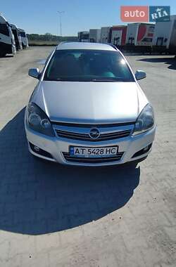 Универсал Opel Astra 2013 в Снятине