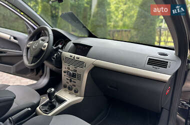Универсал Opel Astra 2009 в 