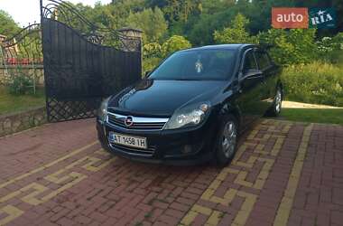 Седан Opel Astra 2011 в 