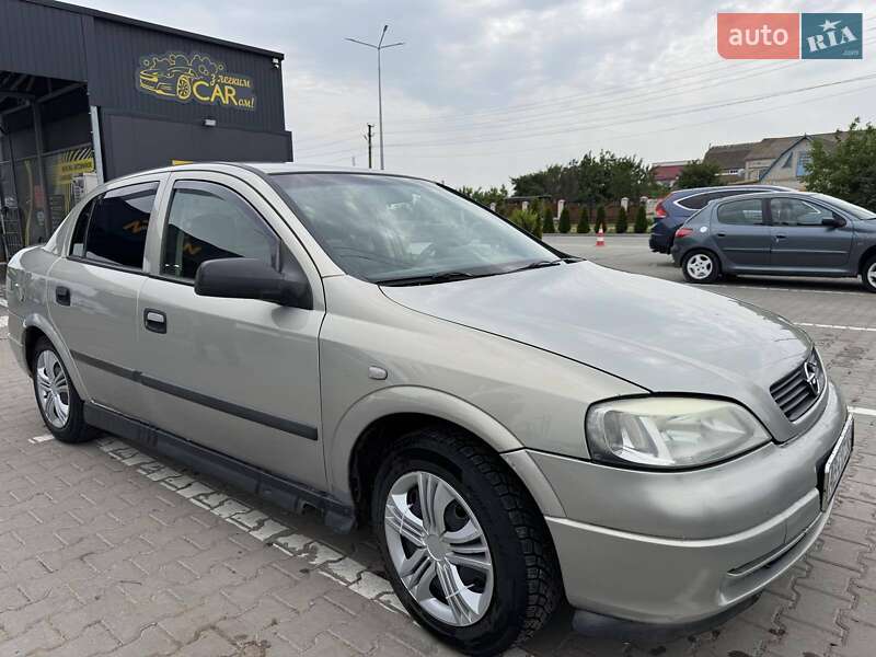 Седан Opel Astra 2007 в Липовце