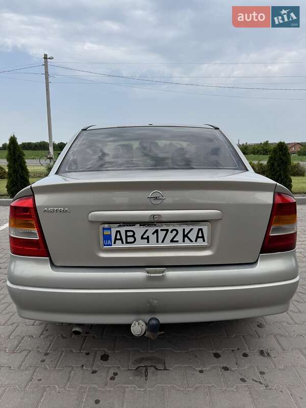 Седан Opel Astra 2007 в Липовце