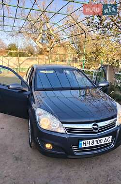 Хэтчбек Opel Astra 2009 в Сарате