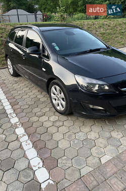 Универсал Opel Astra 2013 в Залещиках