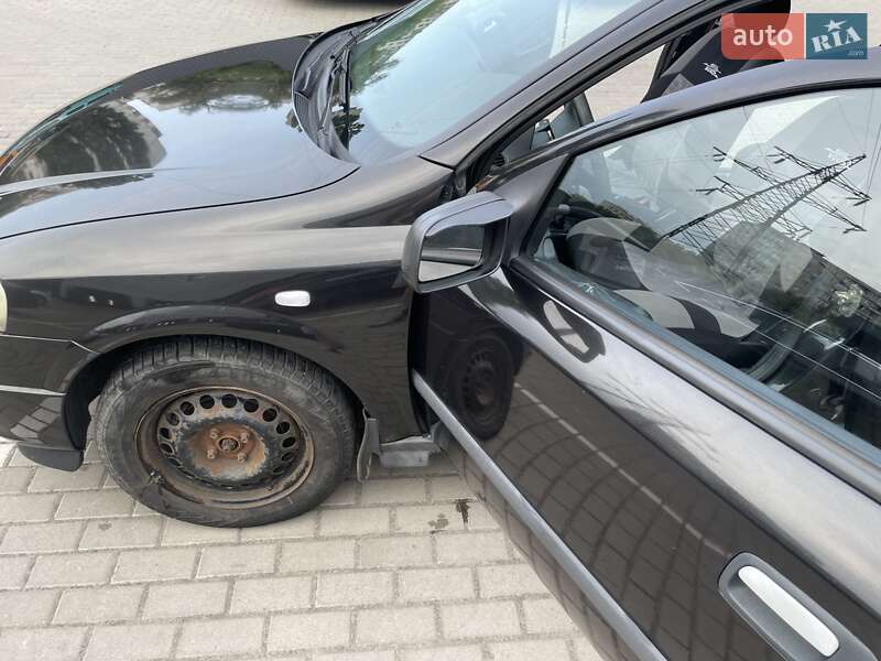 Седан Opel Astra 2008 в Великому Березному