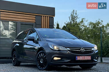 Універсал Opel Astra 2017 в Дрогобичі