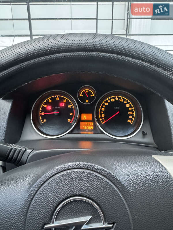 Хэтчбек Opel Astra 2007 в Черкассах