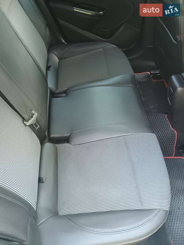 Універсал Opel Astra 2011 в Бурштині