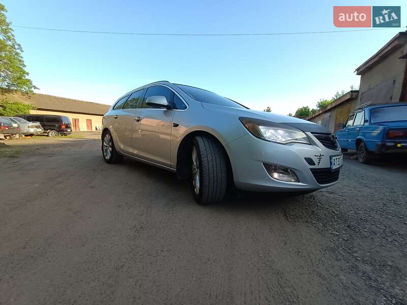 Універсал Opel Astra 2011 в Бурштині