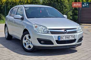 Хетчбек Opel Astra 2014 в 