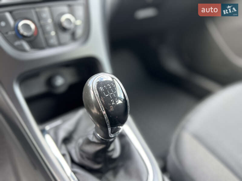 Хэтчбек Opel Astra 2011 в Малине