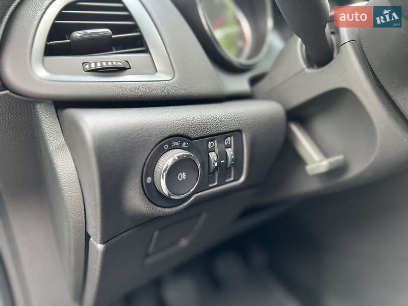 Хэтчбек Opel Astra 2011 в Малине