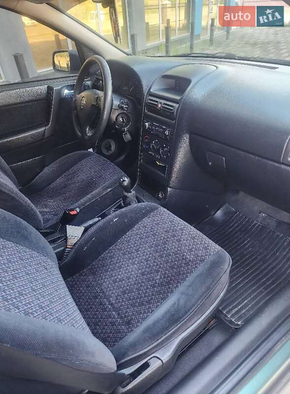 Седан Opel Astra 2000 в Тересві