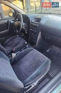 Седан Opel Astra 2000 в 