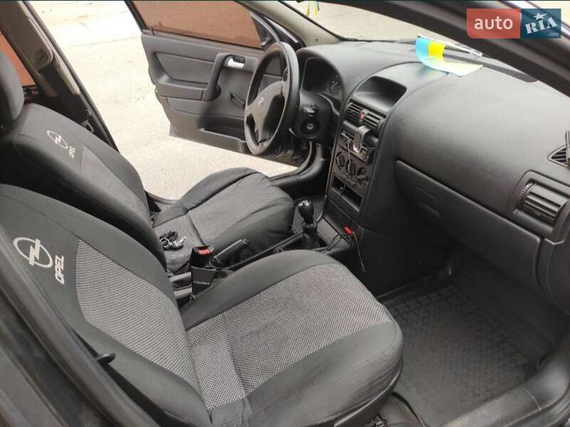 Седан Opel Astra 2008 в Кривом Роге