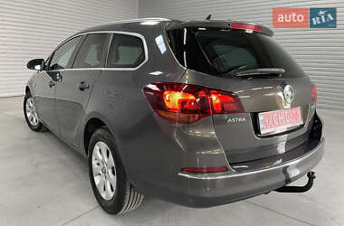 Универсал Opel Astra 2015 в 