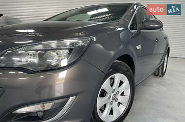 Универсал Opel Astra 2015 в 