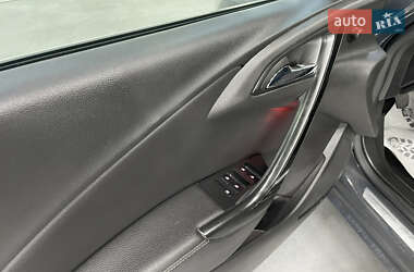 Универсал Opel Astra 2015 в 
