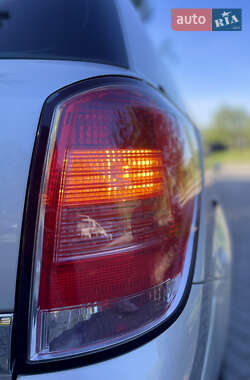 Универсал Opel Astra 2006 в 