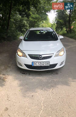 Універсал Opel Astra 2011 в Львові