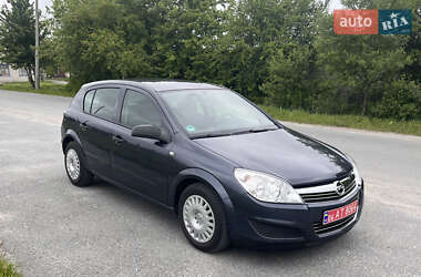 Хэтчбек Opel Astra 2008 в Звягеле