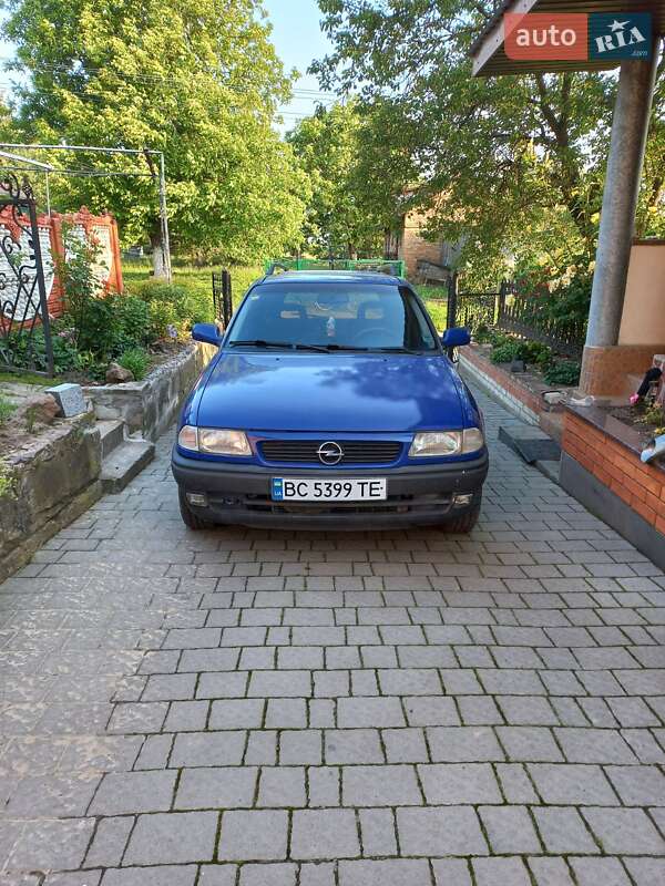 Универсал Opel Astra 1996 в 
