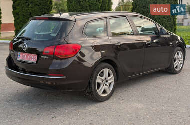 Универсал Opel Astra 2014 в 
