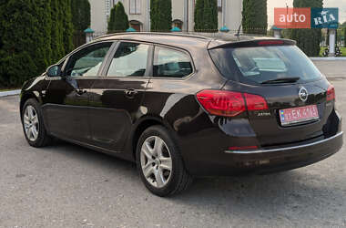 Универсал Opel Astra 2014 в 