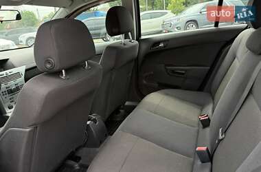 Хэтчбек Opel Astra 2009 в 