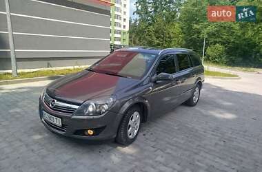 Универсал Opel Astra 2009 в Новояворовске