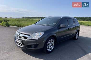 Универсал Opel Astra 2010 в Виннице