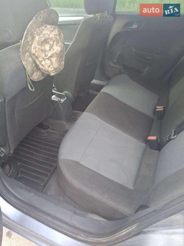 Хэтчбек Opel Astra 2004 в Дунаевцах фото 4 Хэтчбек Opel Astra 2004 в Дунаевцах