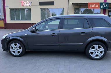 Універсал Opel Astra 2008 в Луцьку