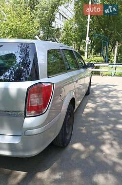 Универсал Opel Astra 2010 в 