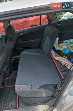 Универсал Opel Astra 2010 в 