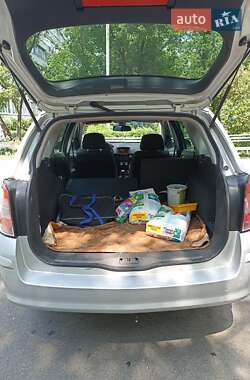 Универсал Opel Astra 2010 в 