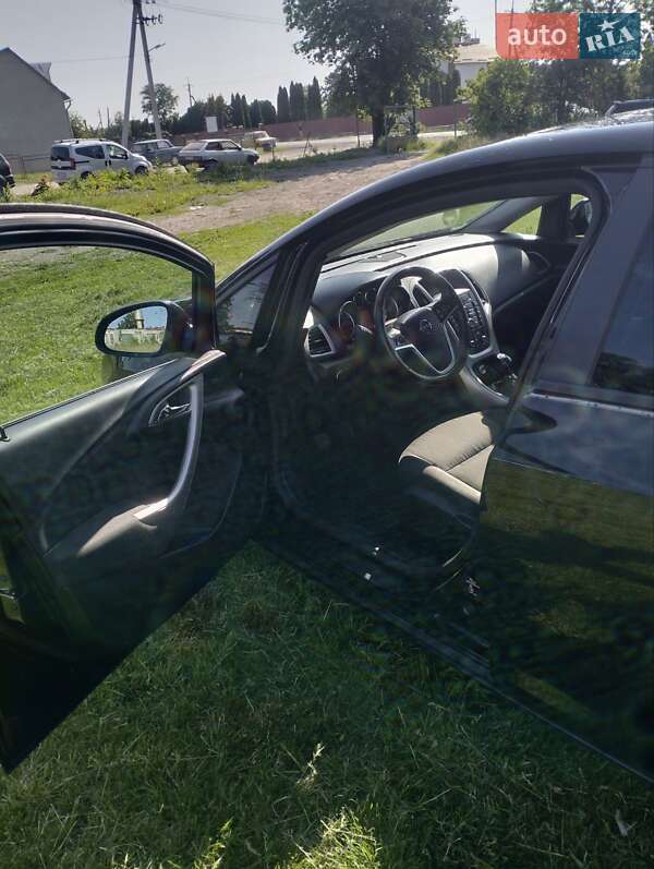 Хэтчбек Opel Astra 2011 в Радехове