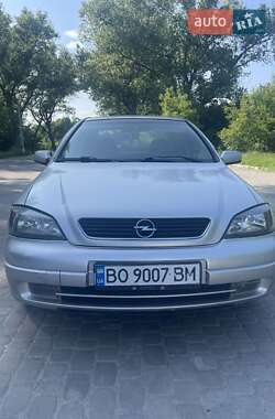 Седан Opel Astra 2004 в Волочиске