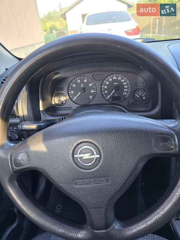 Хэтчбек Opel Astra 2003 в Ивано-Франковске