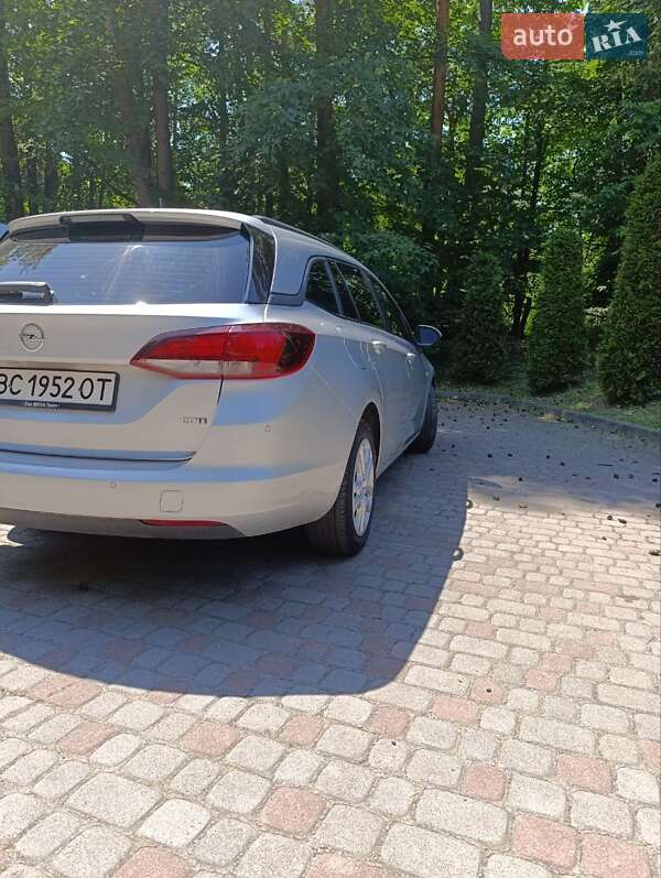 Универсал Opel Astra 2017 в Трускавце