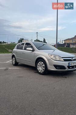 Хэтчбек Opel Astra 2007 в 