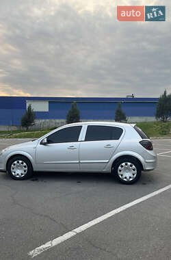 Хэтчбек Opel Astra 2007 в 