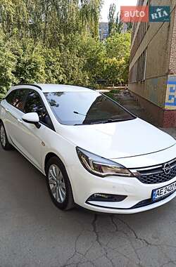 Универсал Opel Astra 2017 в Кривом Роге