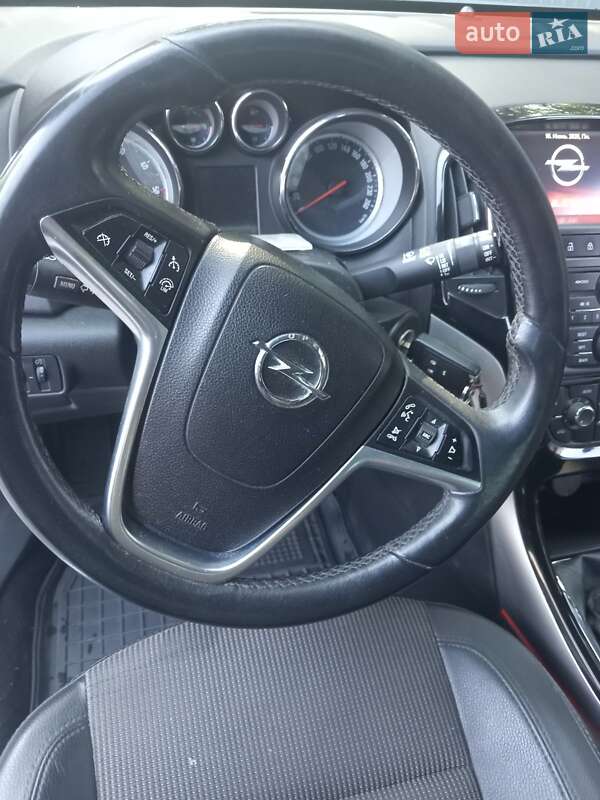 Универсал Opel Astra 2015 в Хмельницком