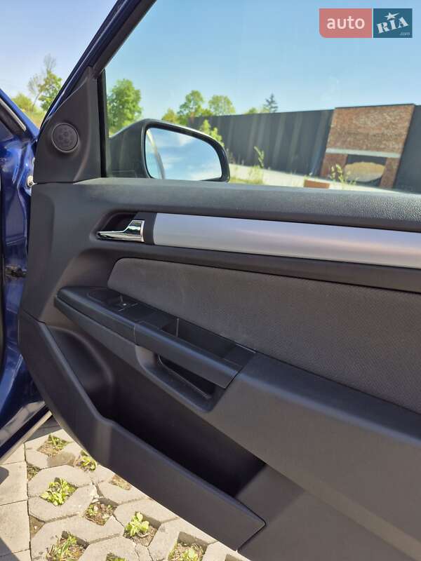 Универсал Opel Astra 2006 в Хмельницком