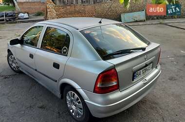 Хэтчбек Opel Astra 1998 в 